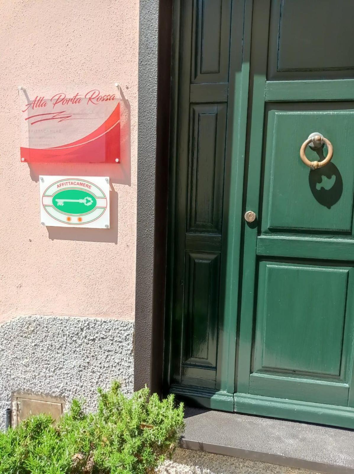 Alla Porta Rossa Manarola Rum bild